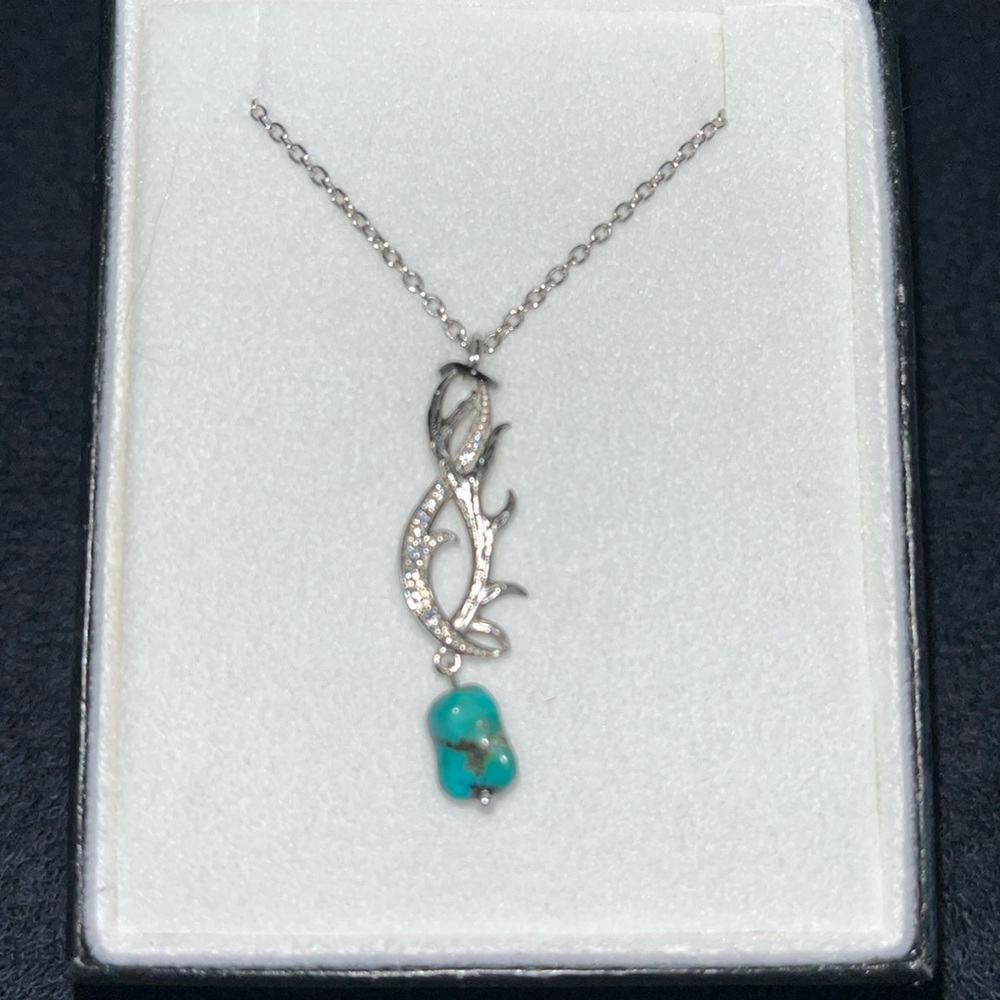 Montana Silversmiths- Pursue the wild, Rooted in Stone necklace